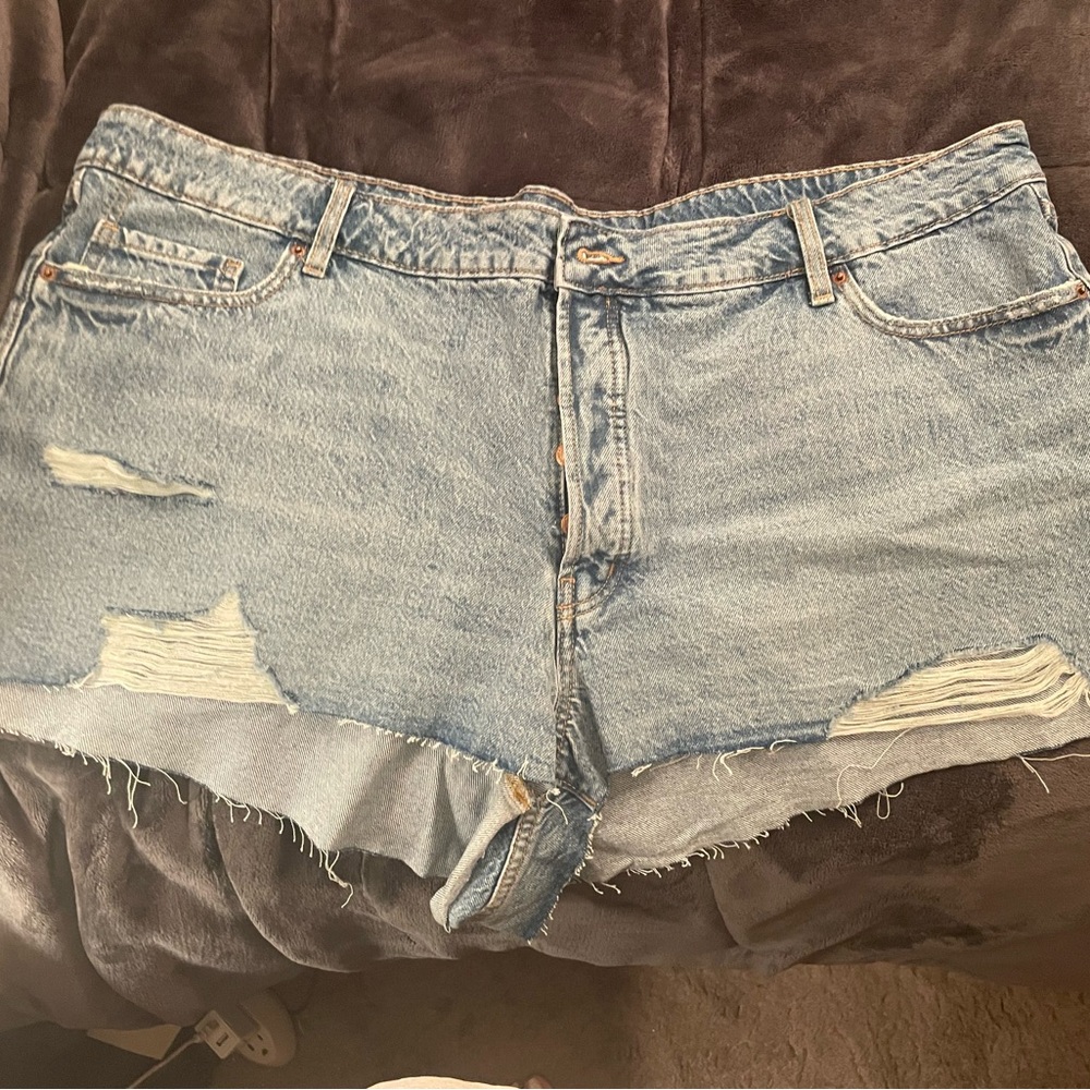 Old Navy-Brand new no tags plus size denim shorts